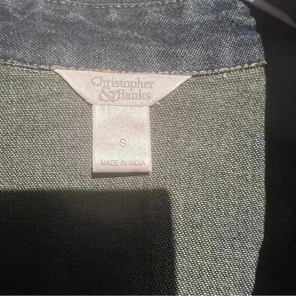 Christopher Banks Flowered Embroidery Dark Jeans Jacket Size Small - Picture 5 of 8